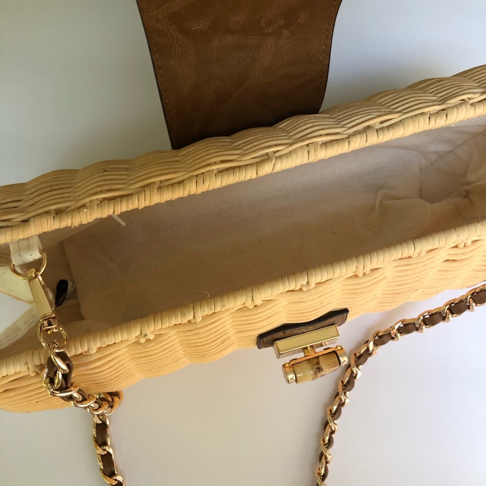 Woven Straw Shoulder Bag with Brown Trim and Gold Chain - Picture 8 of 9